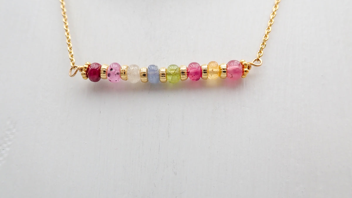 Collier Saphirs / Émeraudes