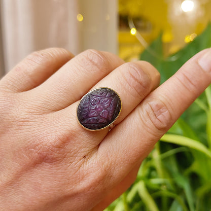 Bague rubis gravé ovale