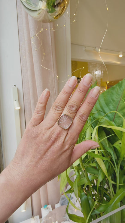 Bague Cristal de roche gravé